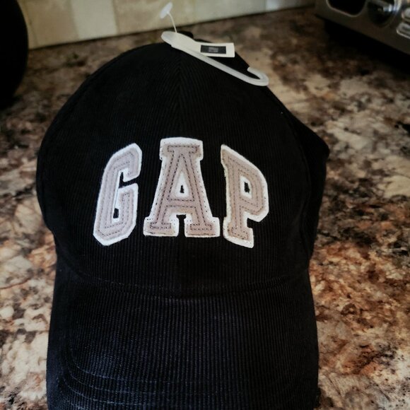 Gap Baseball Hat-New - Picture 2 of 3